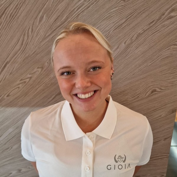 Stewardess: Hali Crandon-Hormann Stewardess: Hali Crandon-Hormann