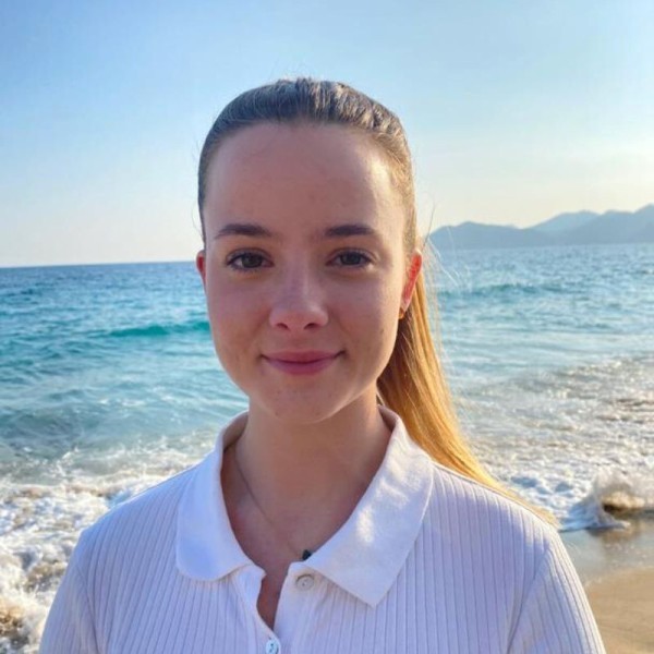 Stewardess: Fanny Meleder Stewardess: Fanny Meleder