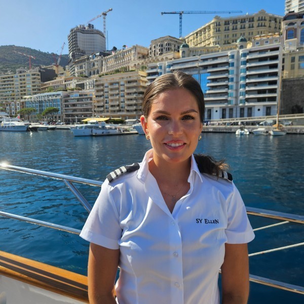 Chief Stewardess: Jennifer Romo Chief Stewardess: Jennifer Romo