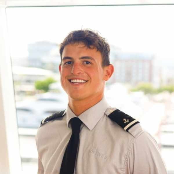 Deckhand/Dive: Dillon Slier Deckhand/Dive: Dillon Slier