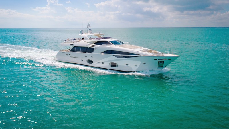 Yacht Charter AMORE MIO