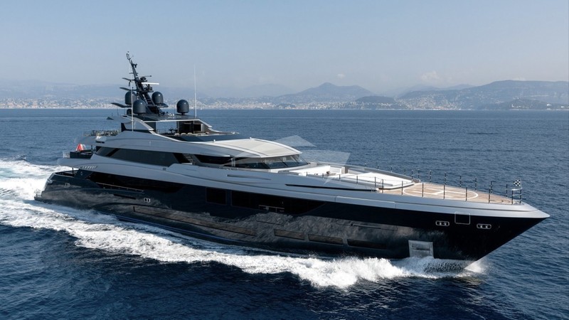 Yacht Charter SARASTAR