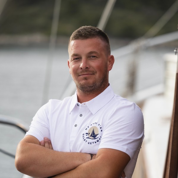 Deckhand: Vedad Deckhand: Vedad