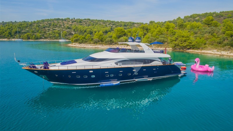 Yacht Charter ASHA