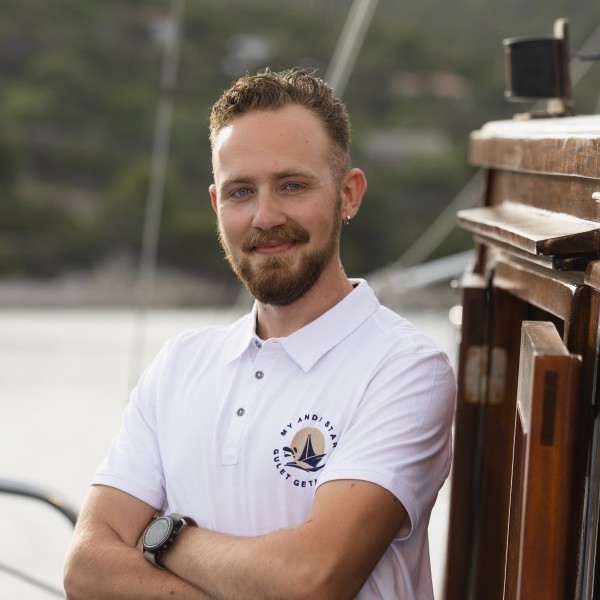 Waiter: Tomislav Waiter: Tomislav