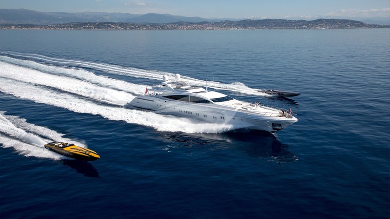 Yacht Charter DA VINCI