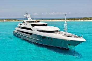 Loon 180 Superyacht Charter
