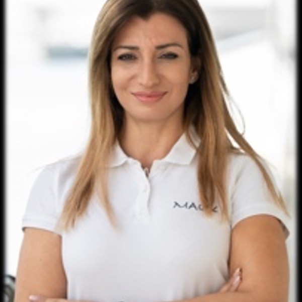 Stewardess: Smaragda Prenta Stewardess: Smaragda Prenta