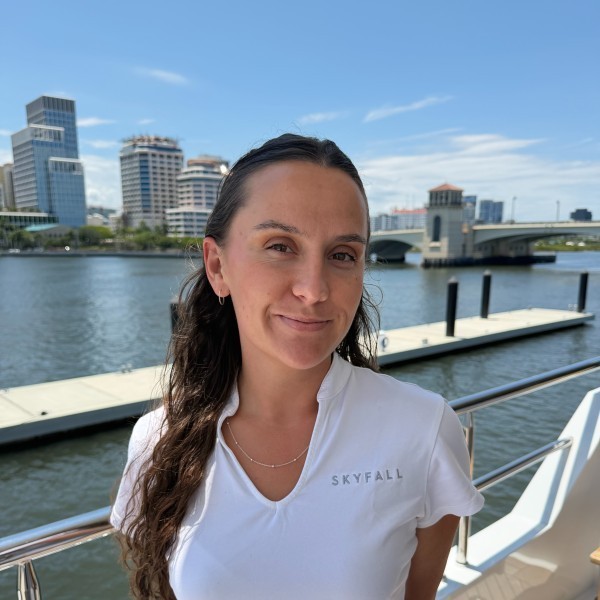Stewardess: Tarryn Mackenzie Stewardess: Tarryn Mackenzie