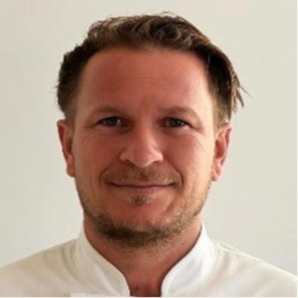 Head Chef: ÖNDER ÇAKAR Head Chef: ÖNDER ÇAKAR