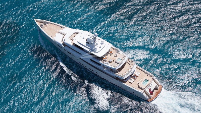Yacht Charter NAUTILUS