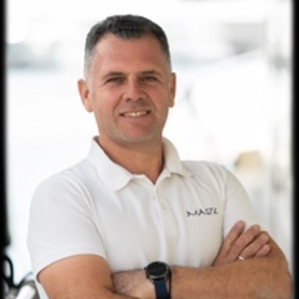 Bosun: Nikos Varvaresos Bosun: Nikos Varvaresos