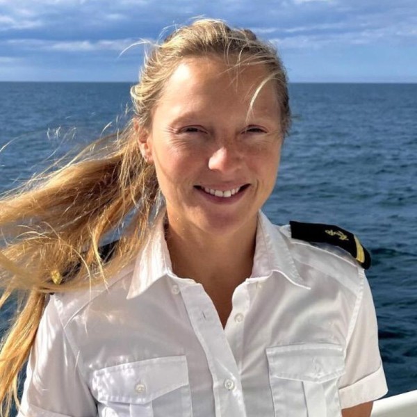 Deckhand/ Divemaster: Mavelly Velandia Deckhand/ Divemaster: Mavelly Velandia