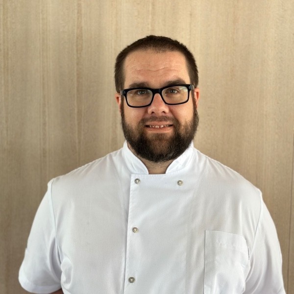 Sous Chef -: Nick Lancaster Sous Chef -: Nick Lancaster