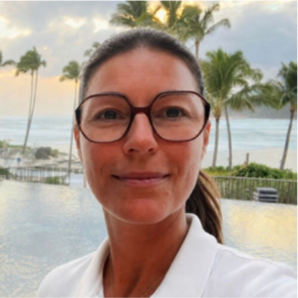 Stewardess: Célia Chauveau Stewardess: Célia Chauveau