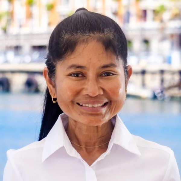 Stewardess: Teya Srinart Stewardess: Teya Srinart