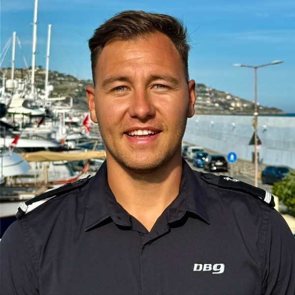 Deckhand: Michael Duvenage Deckhand: Michael Duvenage