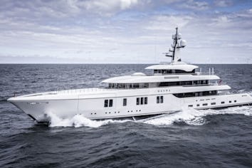 Lunasea Superyacht Charter