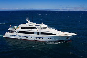 Grand Daphne Superyacht Charter
