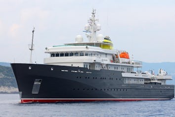 Yersin Superyacht Charter