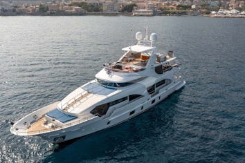 Jus Chill'n 3 Superyacht Charter