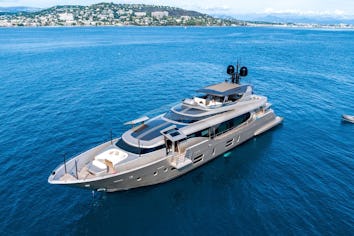 The Palm Superyacht Charter