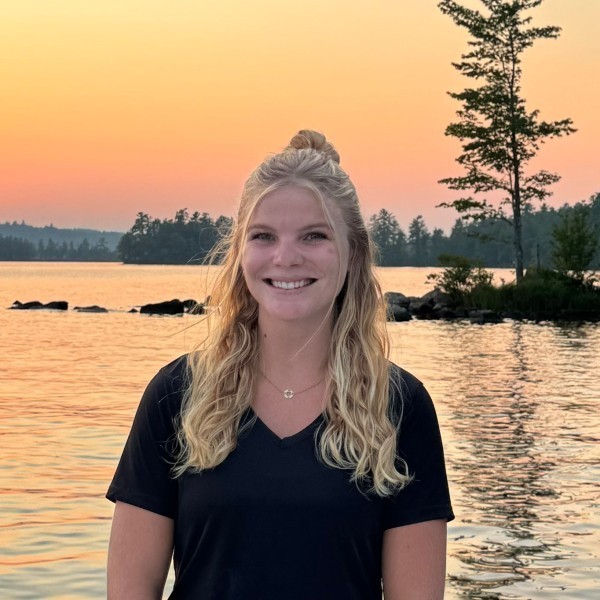 Stewardess & Deckhand: Tayla Britts