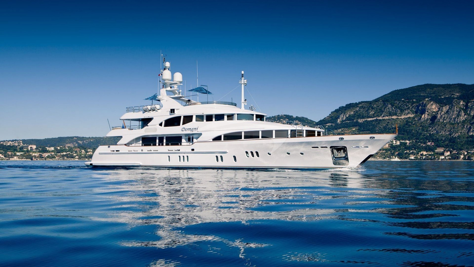 main image of DOMANI
