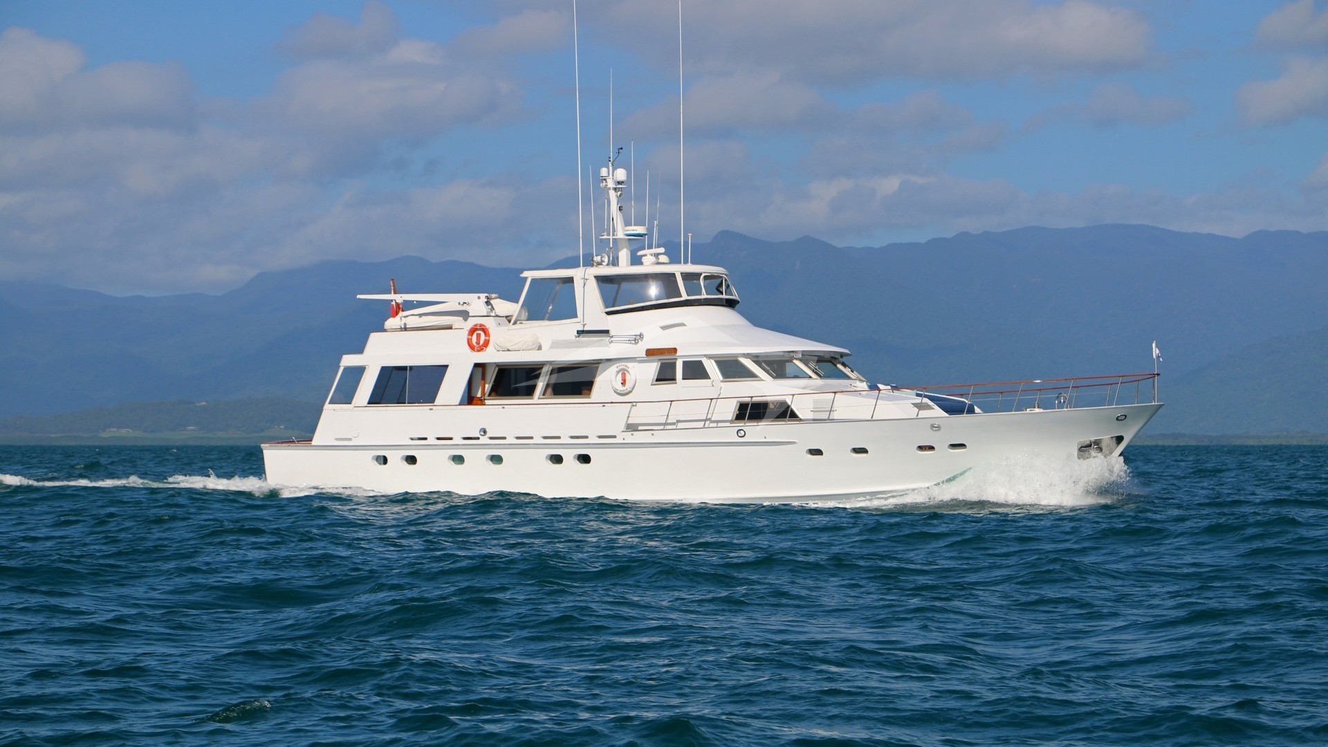 main image of BAHAMA