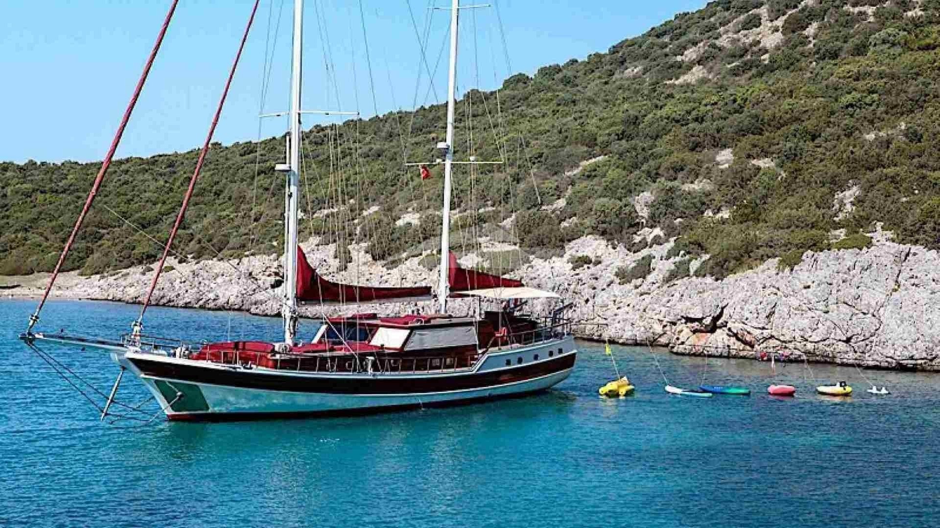 main image of CLARISSA