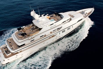 Sealyon Superyacht Charter