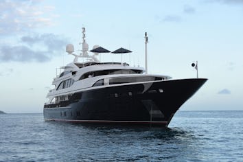 Lady Michelle Superyacht Charter
