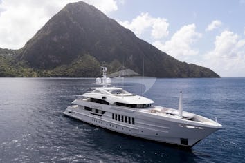 Laurentia Superyacht Charter