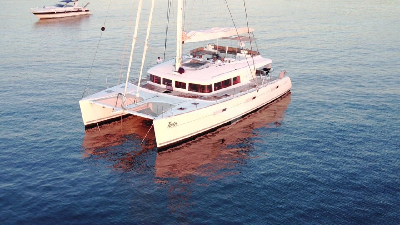 main image of TWIN