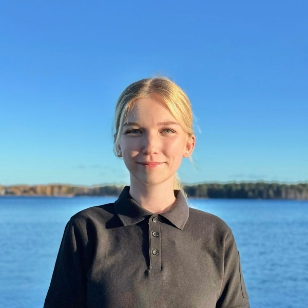 Stewardess: Alicia Friden